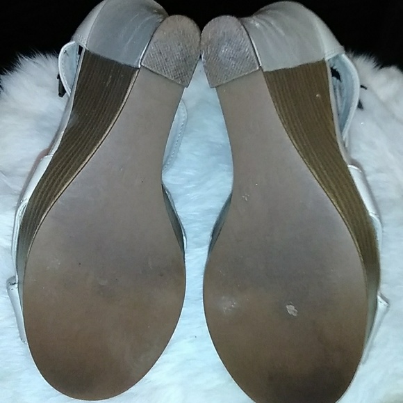 Shoes - Picture 3 of 5